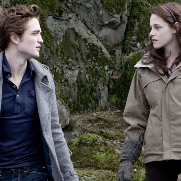 Kristen Stewart Criticizes Bella and Edward's Relationship in the Twilight Saga