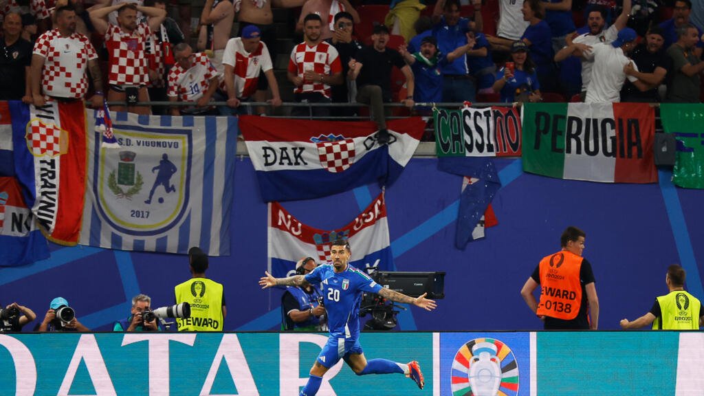 Zaccagni's last-gasp stunner against Croatia sends Italy through to last 16