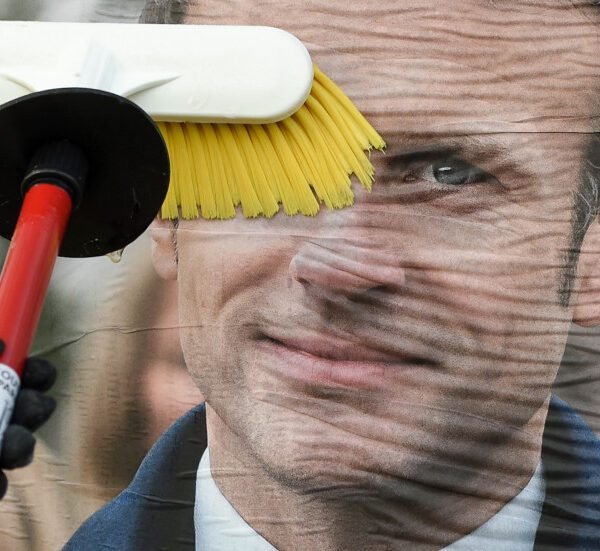 Macron considered ‘toxic’ – Bloomberg — RT World News