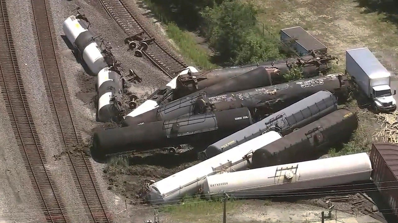 Freight train derails in Illinois, residents evacuated due to 'hazmat' situation: report