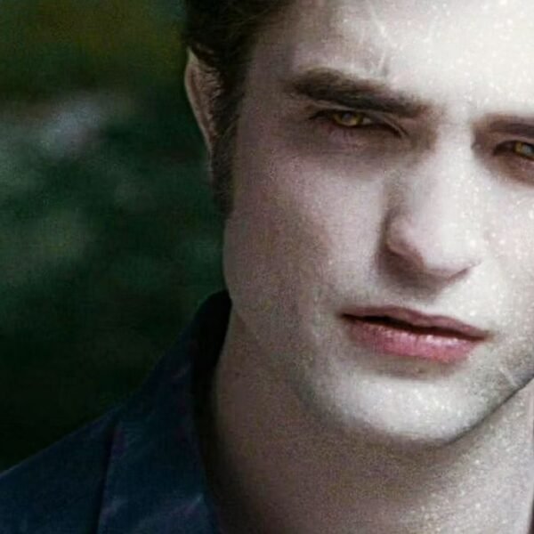 Twilight Star Recalls Robert Pattinson's Reaction To Sparkly Vampire Makeup