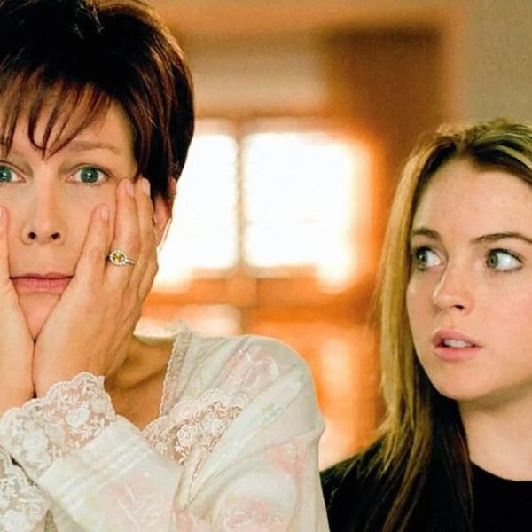 Lindsey Lohan and Jaime Lee Curtis in Freaky Friday.