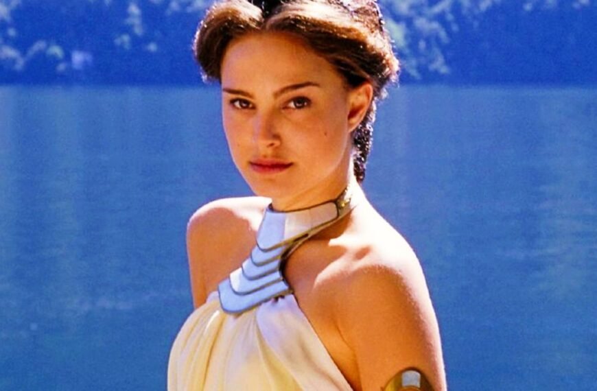 This Amazing Padmé Cosplay Gives The Iconic Lake Dress A Whole New Meaning