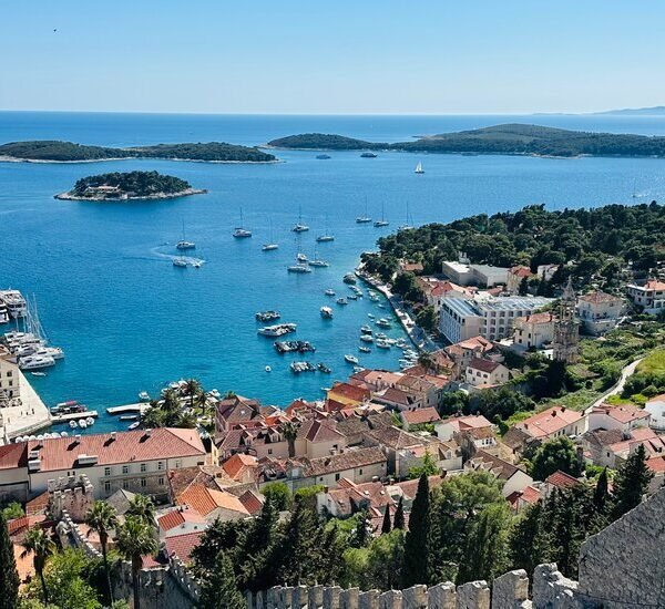 An Island-to-Island Yacht Cruise in Croatia