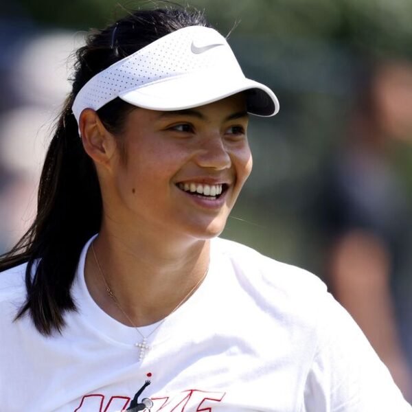 Emma Raducanu vs Renata Zarazua LIVE: Wimbledon score updates from Centre Court | Tennis | Sport