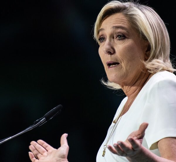 Le Pen pledges to block troop deployment to Ukraine — RT World News
