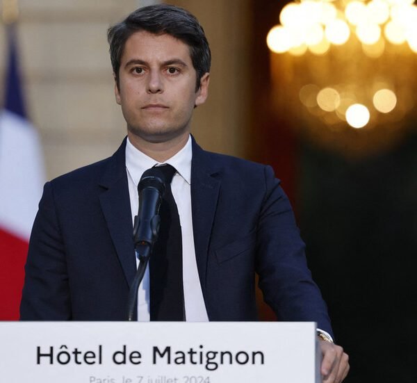 Macron refuses French PM’s resignation — RT World News